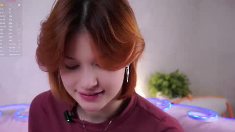 Snapshot of pebee chatting on October 10, 1:21 am Lily online show from October 10, 1:21 am