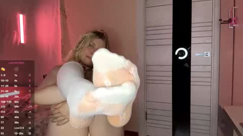 Mary online show from September 26, 3:42 pm