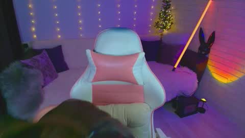 Dia  online show from February 7, 9:13 am