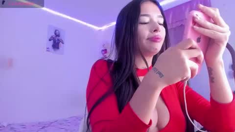 Dulce maria online show from April 16, 12:33 am