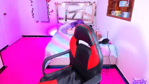 PERLA online show from March 7, 1:45 am