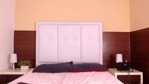 Persefone  online show from April 3, 4:54 am