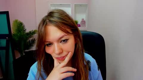Snapshot of persinaky chatting on October 12, 10:39 am horror flying on the wings of the night.... online show from October 12, 10:39 am