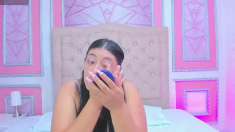 Lily online show from April 11, 1:33 am