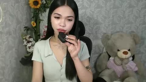 Snapshot of petite_angelx chatting on January 27, 9:55 am angel online show from January 27, 9:55 am