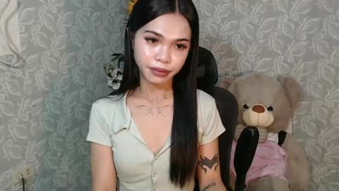 Snapshot of petite_angelx chatting on January 24, 9:17 am angel online show from January 24, 9:17 am