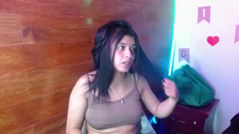 petite online show from November 18, 8:54 pm