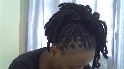 petite_melan online show from October 19, 7:54 am