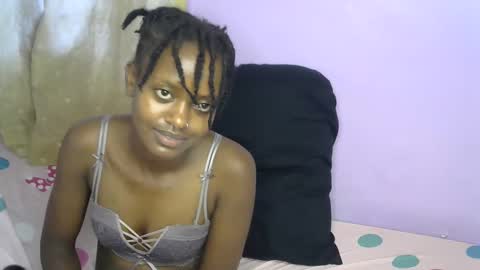 petite_star2 online show from October 31, 7:01 am