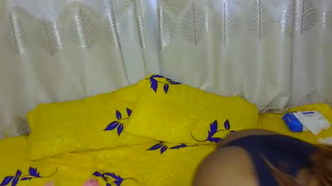 Snapshot of petite_tanya chatting on February 18, 12:06 pm Tanya online show from February 18, 12:06 pm