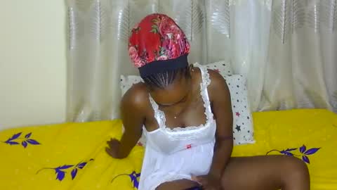 Snapshot of petite_tanya chatting on February 24, 2:06 am Tanya online show from February 24, 2:06 am