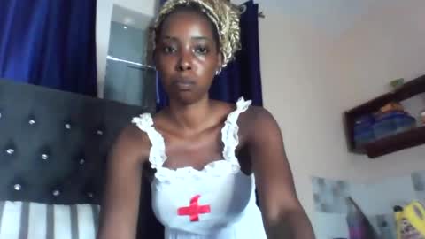 Snapshot of petite_tanya chatting on January 10, 5:26 am Tanya online show from January 10, 5:26 am