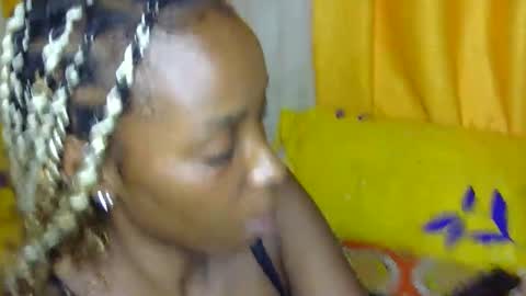 Snapshot of petite_tanya chatting on January 5, 5:09 pm Tanya online show from January 5, 5:09 pm