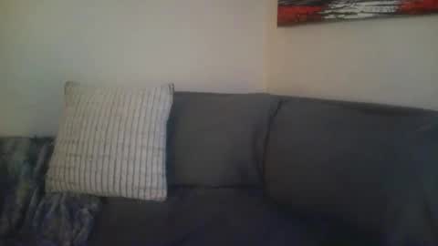 petite treat  online show from February 17, 10:03 am