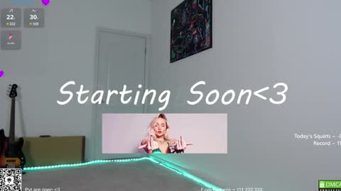 Snapshot of petitebrat chatting on January 11, 11:46 pm PiperAvery online show from January 11, 11:46 pm