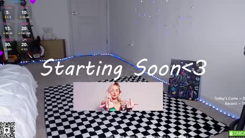 Snapshot of petitebrat chatting on March 5, 6:34 pm PiperAvery online show from March 5, 6:34 pm