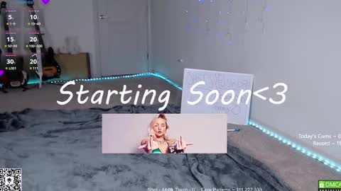 Snapshot of petitebrat chatting on February 23, 12:37 am PiperAvery online show from February 23, 12:37 am