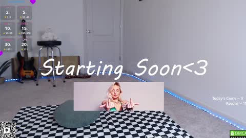 Snapshot of petitebrat chatting on February 2, 6:42 pm PiperAvery online show from February 2, 6:42 pm