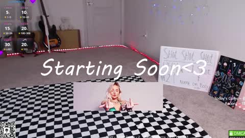 Snapshot of petitebrat chatting on March 1, 8:42 pm PiperAvery online show from March 1, 8:42 pm