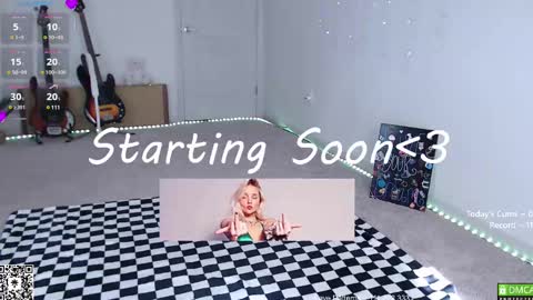 Snapshot of petitebrat chatting on February 28, 5:15 pm PiperAvery online show from February 28, 5:15 pm