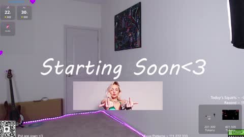 Snapshot of petitebrat chatting on January 11, 1:06 am PiperAvery online show from January 11, 1:06 am