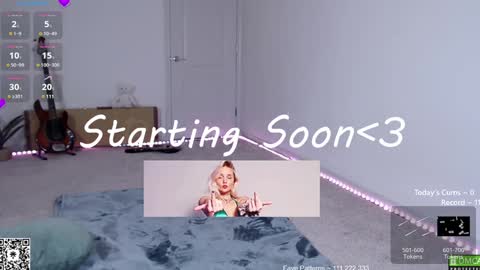 Snapshot of petitebrat chatting on February 4, 7:44 pm PiperAvery online show from February 4, 7:44 pm