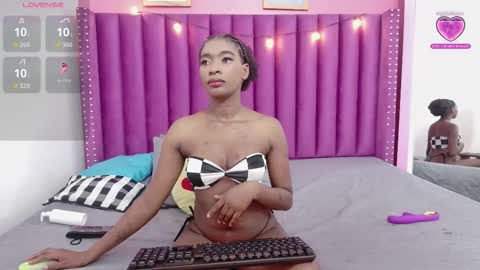 little sharon online show from December 16, 3:12 am