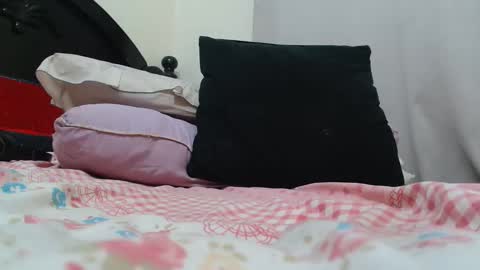 petiteme1 online show from November 15, 12:55 am