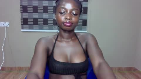 petitexxebony online show from June 24, 3:27 am