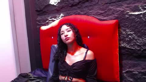 Moon  online show from November 7, 8:03 pm