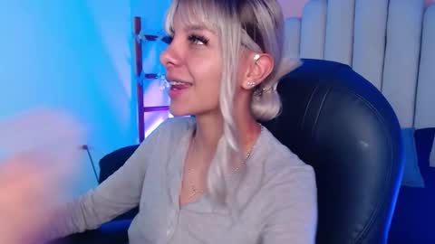 Snapshot of peyton_gh chatting on October 5, 4:50 am Peyton online show from October 5, 4:50 am