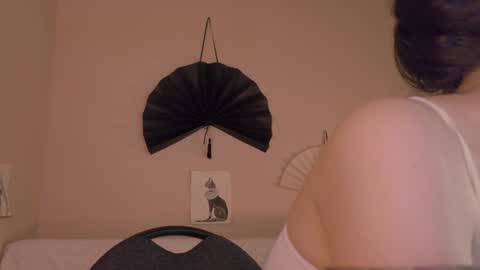 phoenixx_x online show from April 21, 1:42 am