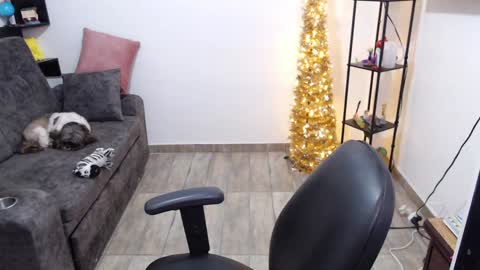 Pia  online show from December 14, 8:51 pm