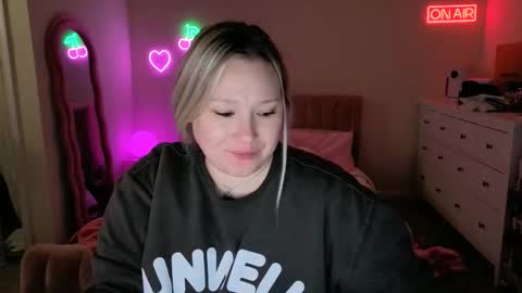 Piggy Rose online show from December 14, 11:32 pm