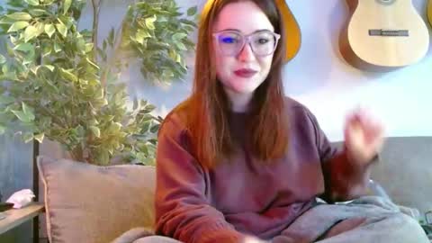 PilloGoddess online show from November 22, 2:20 pm