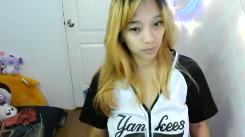 Snapshot of pinay_beauty14 chatting on January 23, 2:28 pm pinay beauty14 online show from January 23, 2:28 pm
