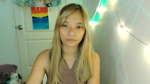 Snapshot of pinay_beauty14 chatting on February 16, 12:11 am pinay beauty14 online show from February 16, 12:11 am