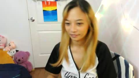 Snapshot of pinay_beauty14 chatting on February 1, 12:40 am pinay beauty14 online show from February 1, 12:40 am