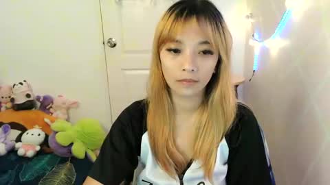 Snapshot of pinay_beauty14 chatting on January 11, 2:25 pm pinay beauty14 online show from January 11, 2:25 pm