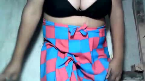 Snapshot of pinay_yummy28 chatting on February 18, 8:37 pm pinay_yummy28 online show from February 18, 8:37 pm