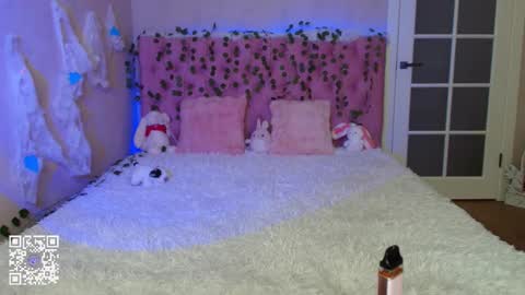 pink_lila18 online show from February 13, 1:18 am