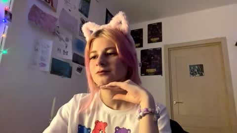Snapshot of pinkvampire chatting on October 10, 9:31 pm Sara online show from October 10, 9:31 pm