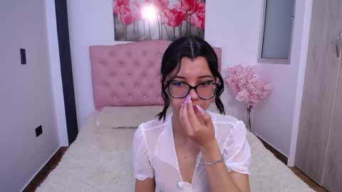 pinky_f00x online show from September 25, 2:21 am