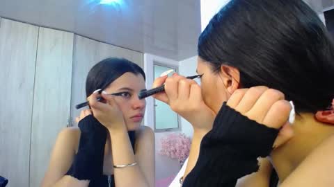 pinky_f00x online show from December 13, 7:53 pm