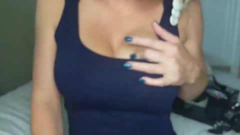 MILF Pippa online show from February 25, 3:31 pm