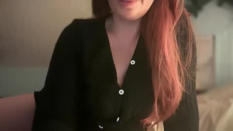 Snapshot of pirdybirdyxo chatting on October 8, 12:15 am pirdybirdyxo online show from October 8, 12:15 am