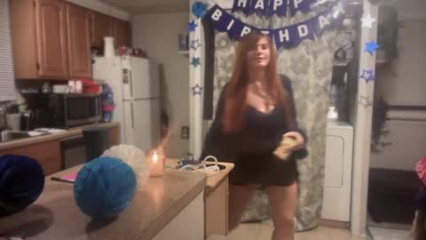 Snapshot of pirdybirdyxo chatting on February 23, 4:22 am pirdybirdyxo online show from February 23, 4:22 am