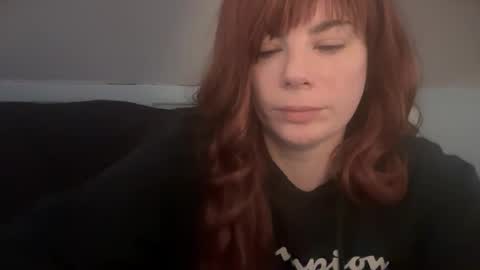 Snapshot of pirdybirdyxo chatting on February 25, 1:00 pm pirdybirdyxo online show from February 25, 1:00 pm