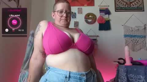 Snapshot of pisces_princess_ chatting on March 2, 9:08 pm Em online show from March 2, 9:08 pm