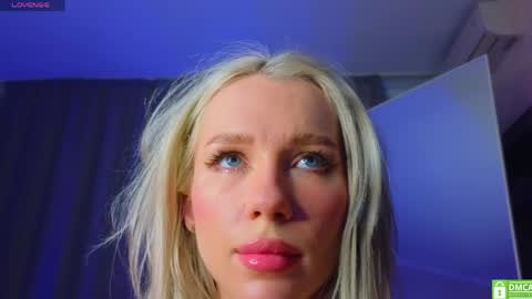 Emmy cheekslap and Edward online show from April 3, 1:20 pm